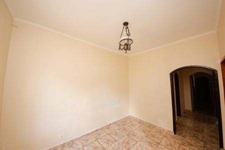 Casa à venda com 210m², 7 quartos e 2 vagas Casa à venda com 210m², 7 quartos e 2 vagasSala - CASA 2