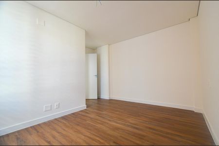 Apartamento à venda com 76m², 2 quartos e 2 vagasSuite 2