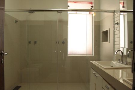 Apartamento à venda com 253m², 3 quartos e 2 vagasBanheiro da Suíte