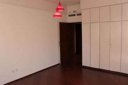 Apartamento à venda com 253m², 3 quartos e 2 vagasQuarto 2