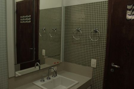 Apartamento à venda com 253m², 3 quartos e 2 vagasBanheiro Social