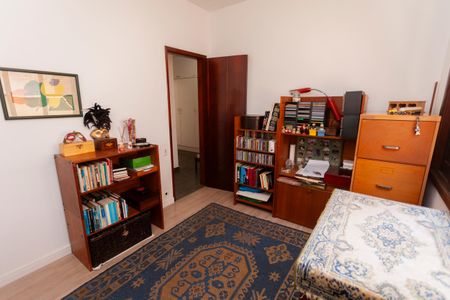 Casa de condomínio à venda com 250m², 4 quartos e 4 vagasEscritório