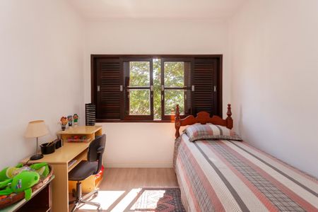 Casa de condomínio à venda com 250m², 4 quartos e 4 vagasQuarto 2