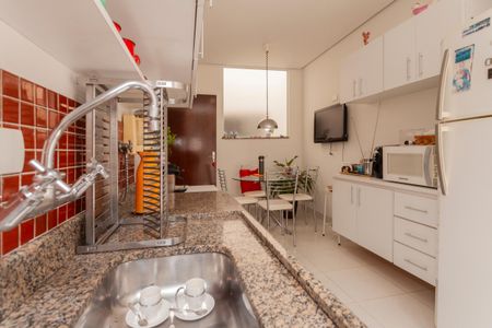 Casa de condomínio à venda com 250m², 4 quartos e 4 vagasCozinha