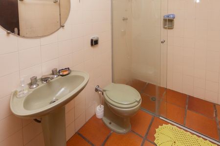 Casa de condomínio à venda com 250m², 4 quartos e 4 vagasBanheiro Social