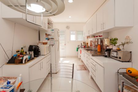 Casa de condomínio à venda com 250m², 4 quartos e 4 vagasCozinha