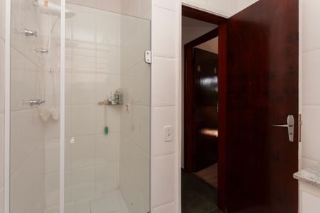 Casa de condomínio à venda com 250m², 4 quartos e 4 vagasBanheiro 2