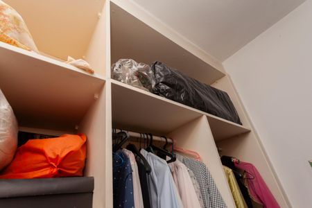 Casa de condomínio à venda com 250m², 4 quartos e 4 vagasCloset da suíte