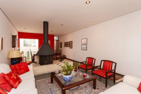 Casa de condomínio à venda com 250m², 4 quartos e 4 vagasSala