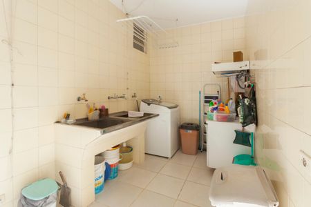 Casa de condomínio à venda com 250m², 4 quartos e 4 vagasÁrea de Serviço