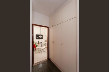 Casa de condomínio à venda com 250m², 4 quartos e 4 vagasDespensa