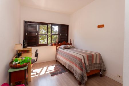 Casa de condomínio à venda com 250m², 4 quartos e 4 vagasQuarto 2