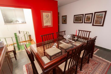 Casa de condomínio à venda com 250m², 4 quartos e 4 vagasSala