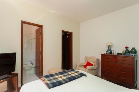 Casa de condomínio à venda com 250m², 4 quartos e 4 vagasQuarto Suíte