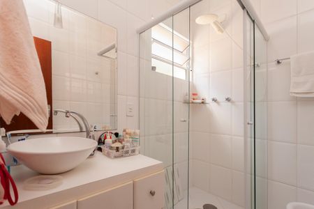 Casa de condomínio à venda com 250m², 4 quartos e 4 vagasBanheiro da Suíte