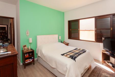 Casa de condomínio à venda com 250m², 4 quartos e 4 vagasQuarto Suíte