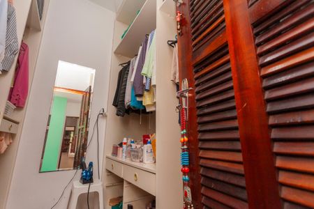 Casa de condomínio à venda com 250m², 4 quartos e 4 vagasCloset da suíte