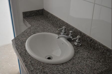 Apartamento à venda com 82m², 3 quartos e 2 vagasBanheiro Social