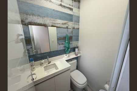 Casa de condomínio à venda com 402m², 4 quartos e 4 vagas Casa de condomínio à venda com 402m², 4 quartos e 4 vagasBanheiro 3