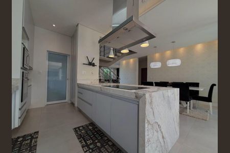 Casa de condomínio à venda com 402m², 4 quartos e 4 vagas Casa de condomínio à venda com 402m², 4 quartos e 4 vagasCozinha