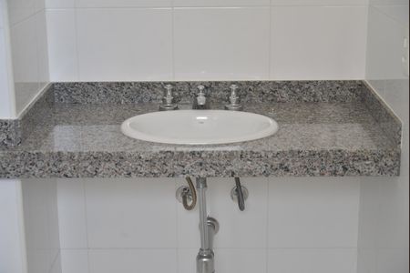 Apartamento à venda com 82m², 3 quartos e 3 vagasBanheiro da Suíte