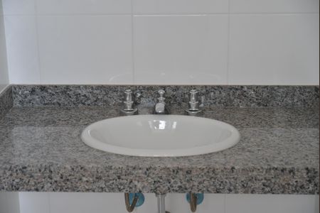 Apartamento à venda com 82m², 3 quartos e 2 vagasBanheiro da Suíte