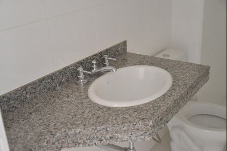 Apartamento à venda com 82m², 3 quartos e 2 vagasBanheiro Social