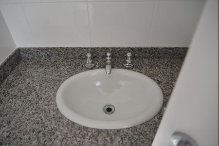 Apartamento à venda com 82m², 3 quartos e 2 vagasBanheiro da Suíte