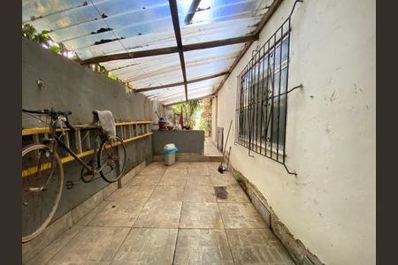 Casa à venda com 190m², 3 quartos e 3 vagas Casa à venda com 190m², 3 quartos e 3 vagasVaranda