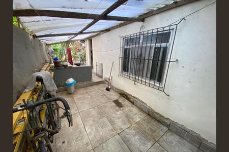 Casa à venda com 190m², 3 quartos e 3 vagas Casa à venda com 190m², 3 quartos e 3 vagasVaranda