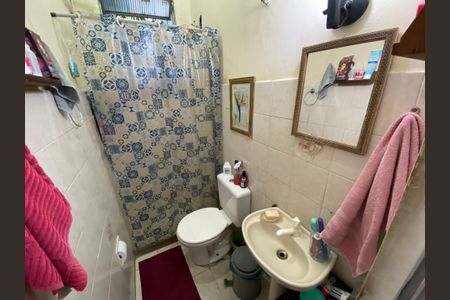 Casa à venda com 190m², 3 quartos e 3 vagas Casa à venda com 190m², 3 quartos e 3 vagasBanheiro