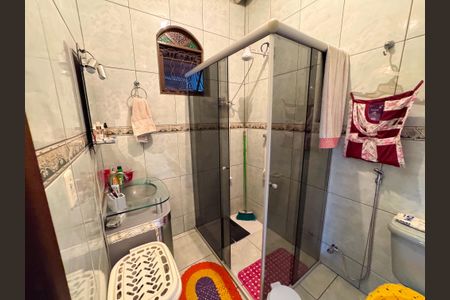 Casa à venda com 475m², 4 quartos e 6 vagasBanheiro 2