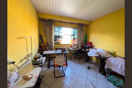 Casa à venda com 475m², 4 quartos e 6 vagasQuarto de Serviço