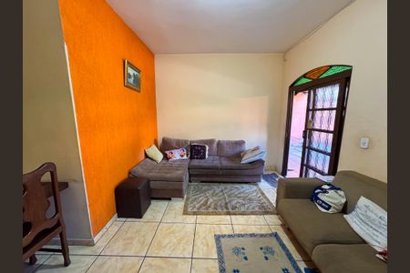 Casa à venda com 475m², 4 quartos e 6 vagasSala