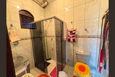 Casa à venda com 475m², 4 quartos e 6 vagasBanheiro 2