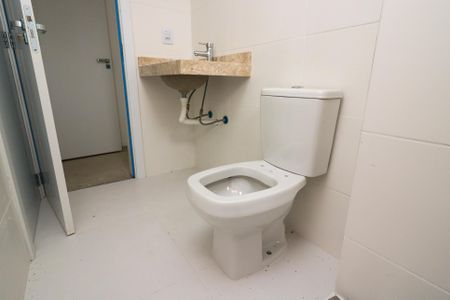 Apartamento à venda com 203m², 3 quartos e 2 vagas Apartamento à venda com 203m², 3 quartos e 2 vagasBanheiro da Suíte 2