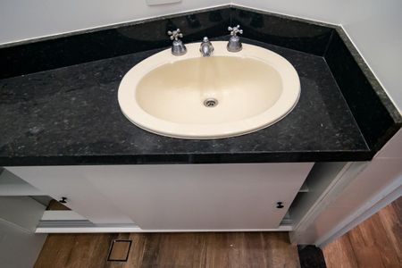 Banheiro de kitnet/studio à venda com 1 quarto, 39m² em Vila Santana, São Paulo
