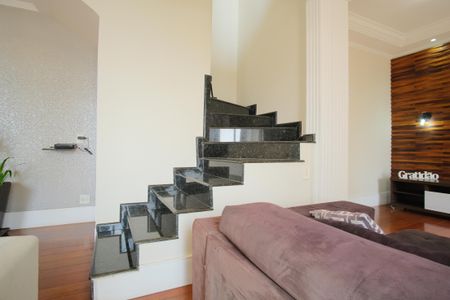 Apartamento à venda com 324m², 4 quartos e 4 vagasEscada