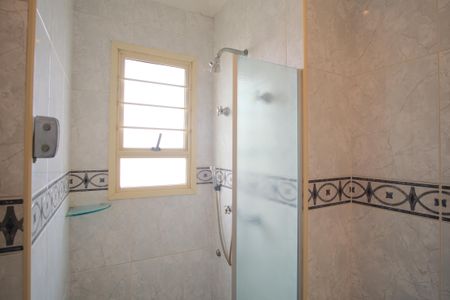 Apartamento à venda com 324m², 4 quartos e 4 vagasBanheiro da Suíte 1