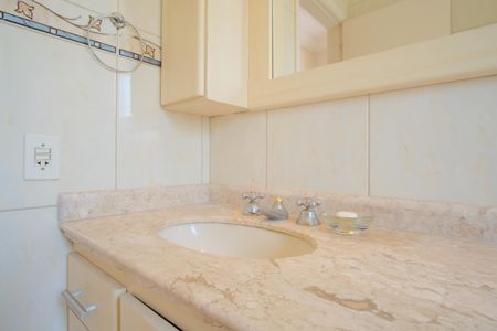 Apartamento à venda com 324m², 4 quartos e 4 vagasBanheiro da Suíte 3