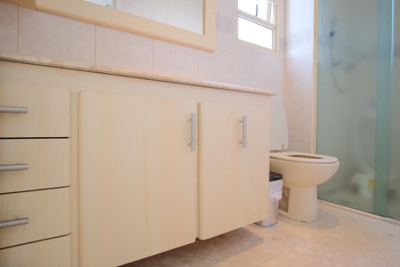 Apartamento à venda com 324m², 4 quartos e 4 vagasBanheiro da Suíte 2