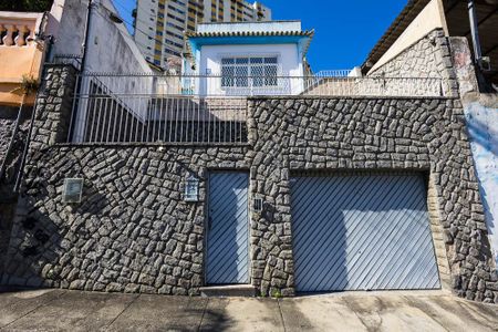 Casa à venda com 269m², 3 quartos e 1 vaga Casa à venda com 269m², 3 quartos e 1 vagaFachada