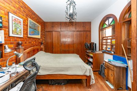 Casa para alugar com 480m², 5 quartos e 4 vagasQuarto 