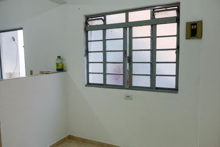 Casa à venda com 50m², 1 quarto e sem vaga Casa à venda com 50m², 1 quarto e sem vagaSala