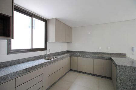 Apartamento à venda com 121m², 2 quartos e 2 vagasCozinha