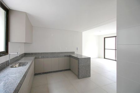 Apartamento à venda com 121m², 2 quartos e 2 vagasCozinha