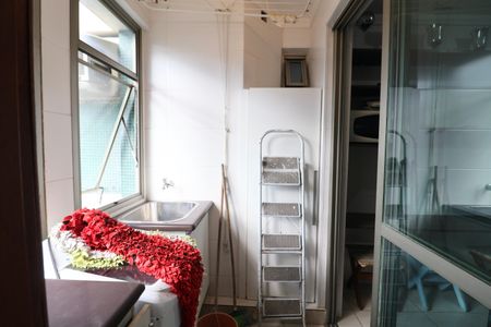 Apartamento para alugar com 105m², 4 quartos e 1 vagaÁrea de Serviço