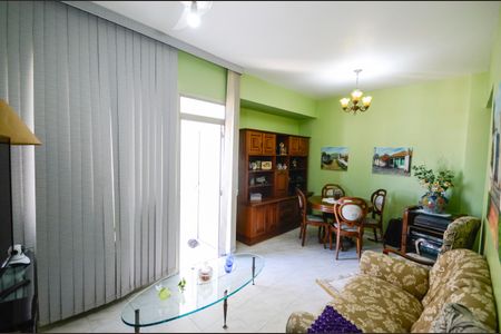 Apartamento à venda com 69m², 2 quartos e 1 vagaSala