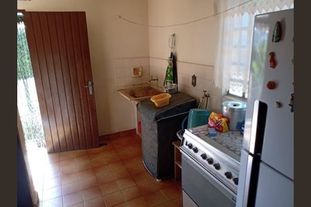 Casa à venda com 98m², 2 quartos e 1 vaga