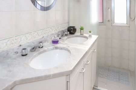 Apartamento à venda com 82m², 3 quartos e 1 vaga Apartamento à venda com 82m², 3 quartos e 1 vagaBanheiro da Suíte